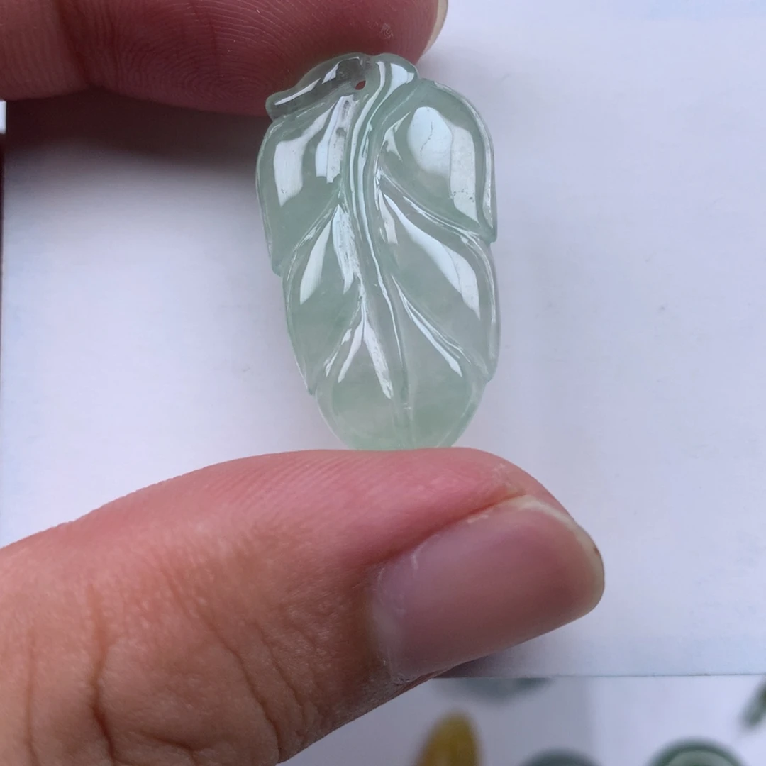 翡翠未镶嵌颈饰吊坠