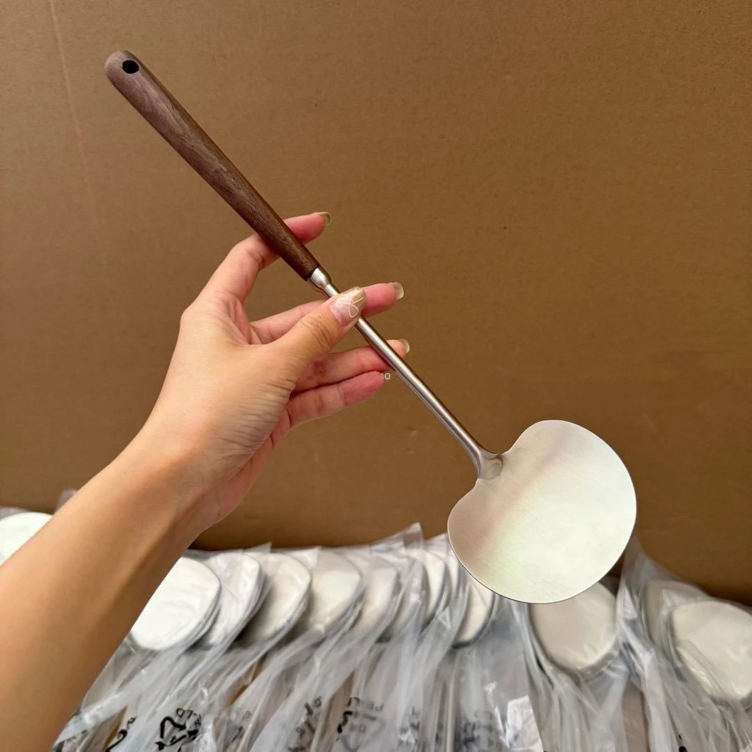 优质不锈钢蘑菇铲胡桃木锅柄铲子炒菜长柄勺子汤勺加厚家用炒勺