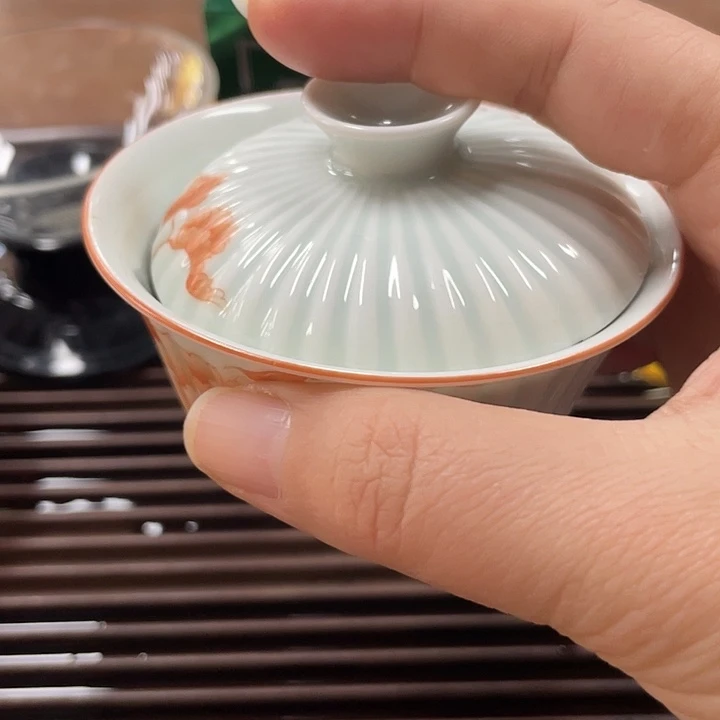 盖碗苏*儿杯子里还有好多