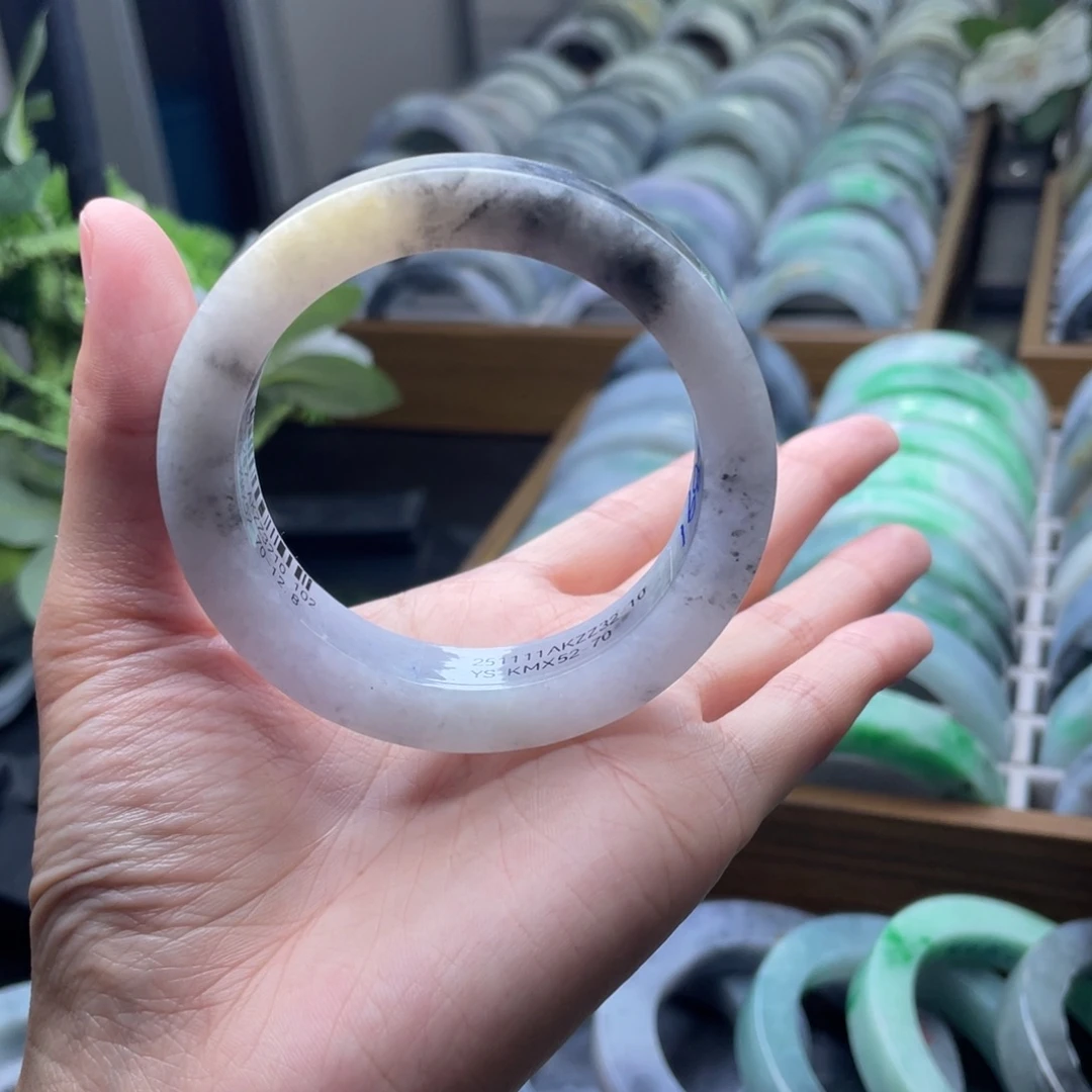 定制翡翠未镶嵌翡翠手镯