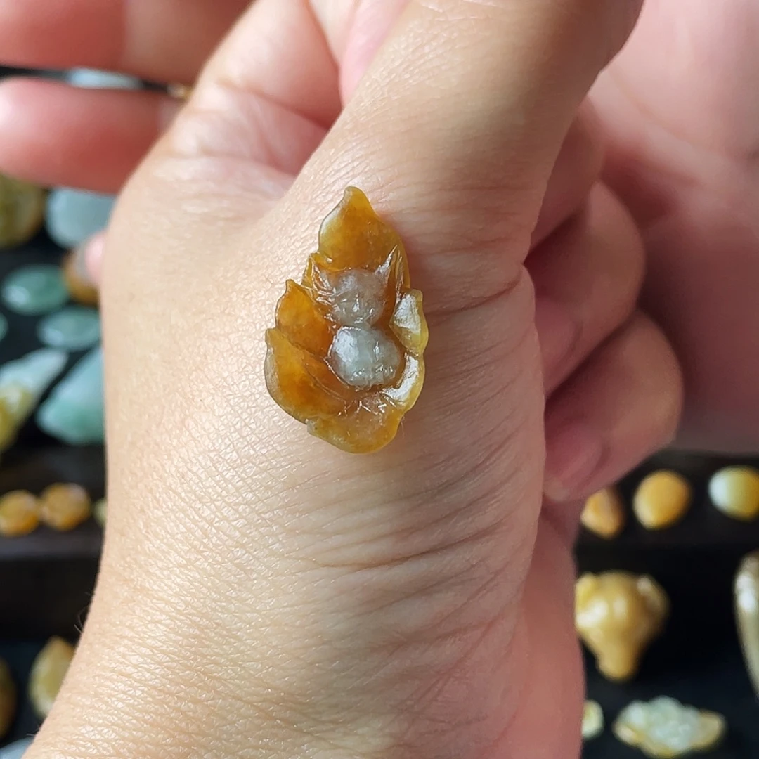 定制翡翠未镶嵌天然翡翠狐狸