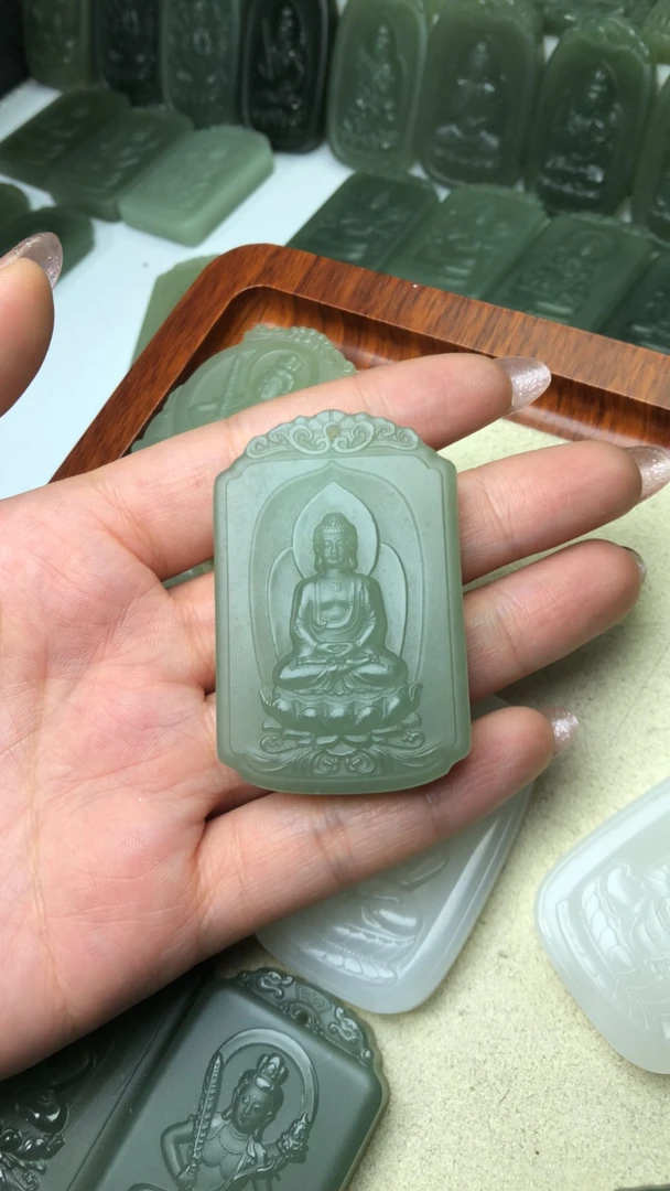 天然和田玉吊坠精品大日如来属羊猴八大守护神十二生肖双面雕刻