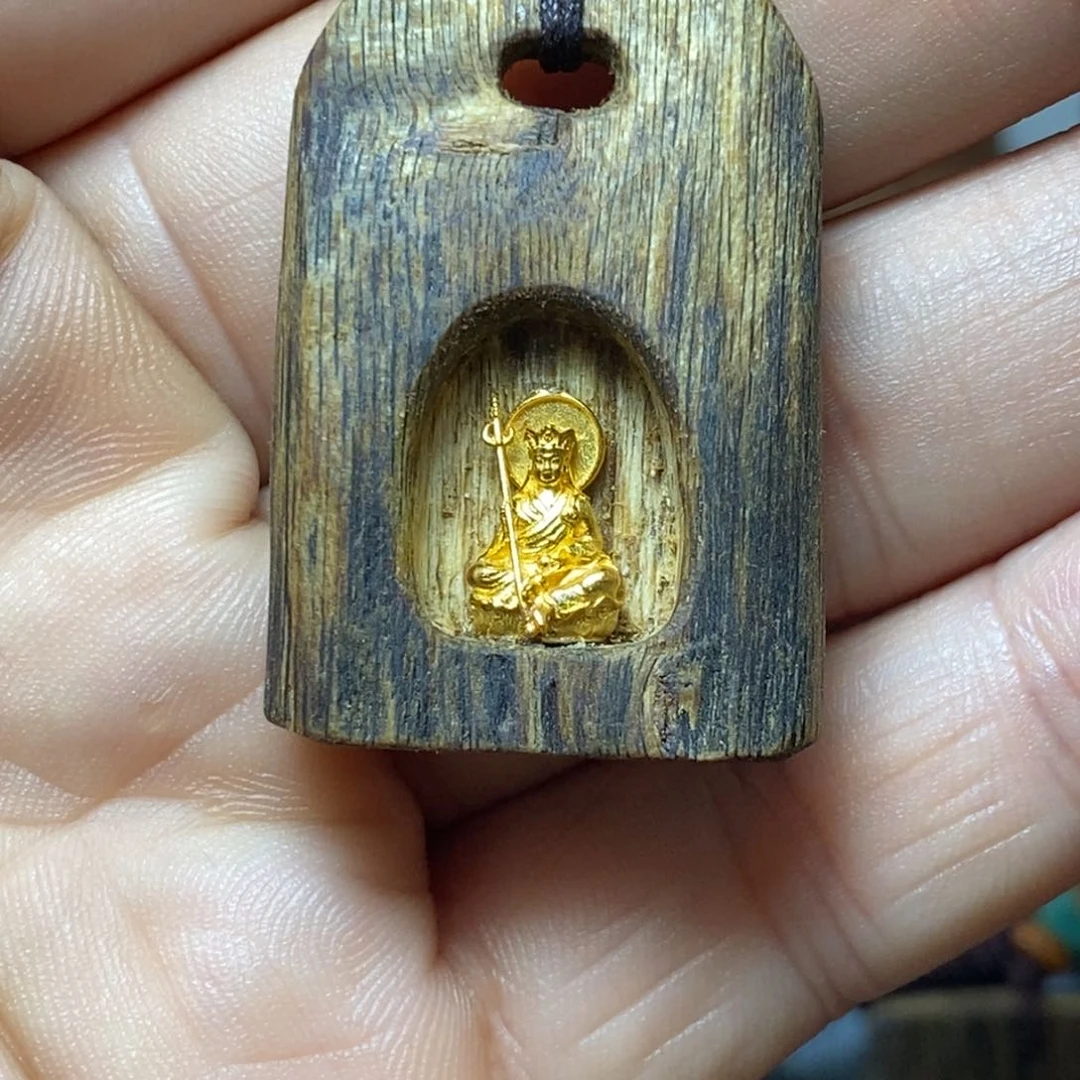 沉香碎屑沉香碎屑