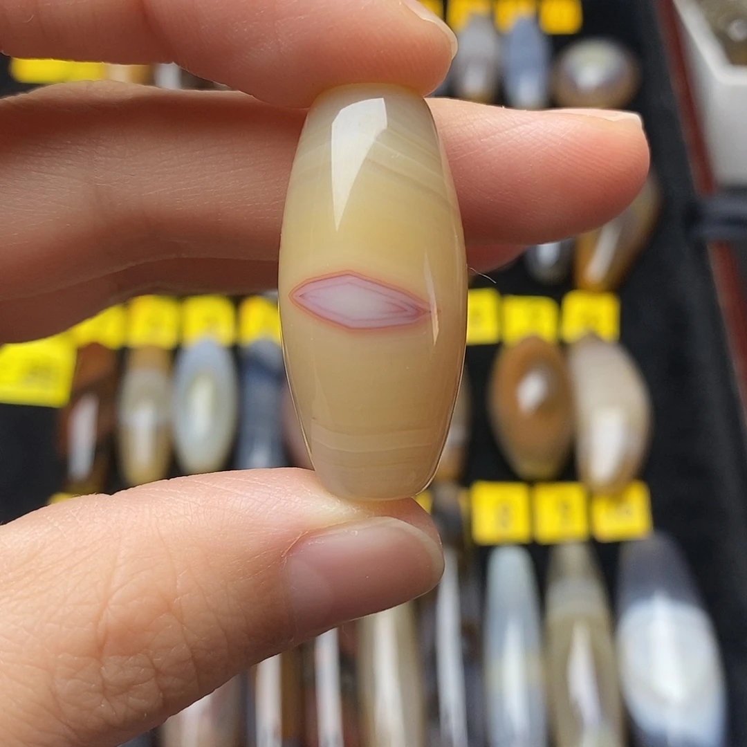 多****玛瑙/玉髓未镶嵌颈饰