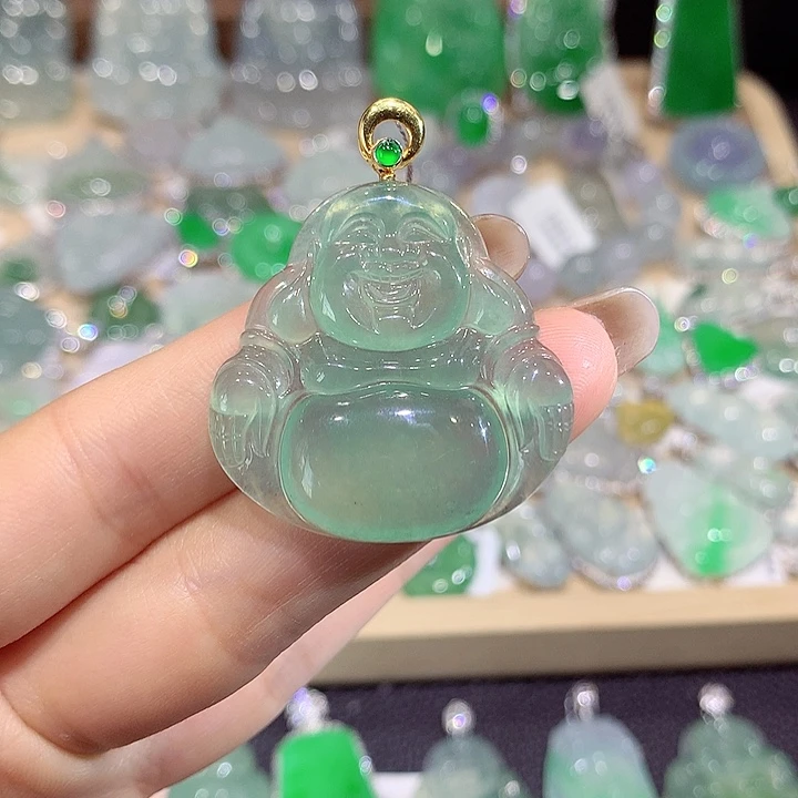 翡翠18K金镶嵌颈饰佛