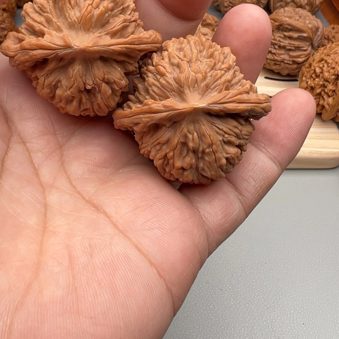 文玩核桃把件刘****1篓子