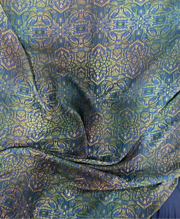 2025夏季高端雕印桑棉绸面料纯棉服料图腾绿色不支持7天无理