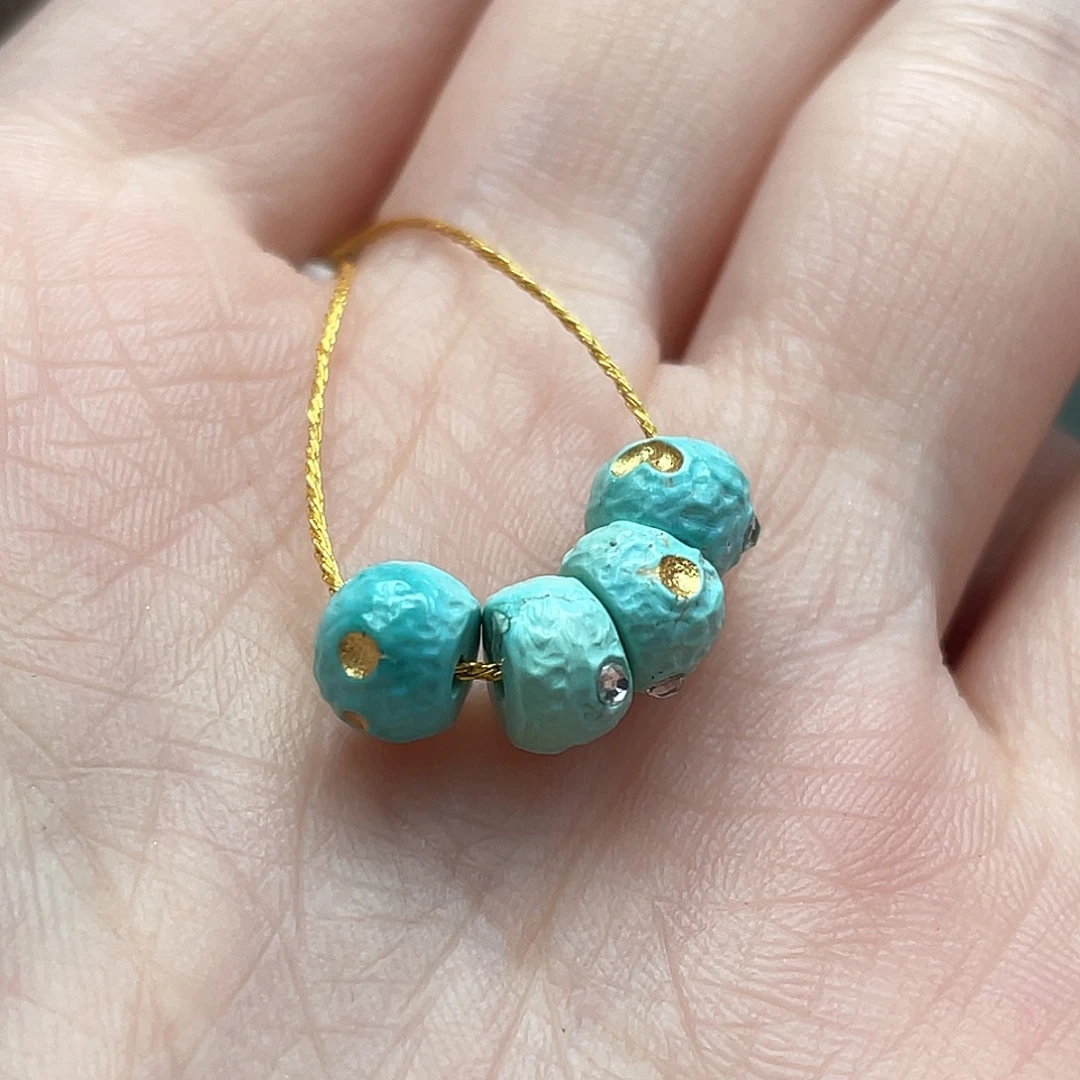 绿松石未镶嵌颈饰