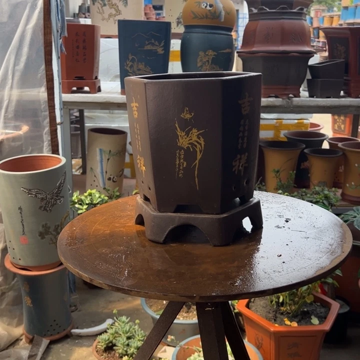 宜兴紫砂棕如意六方小号加拖
