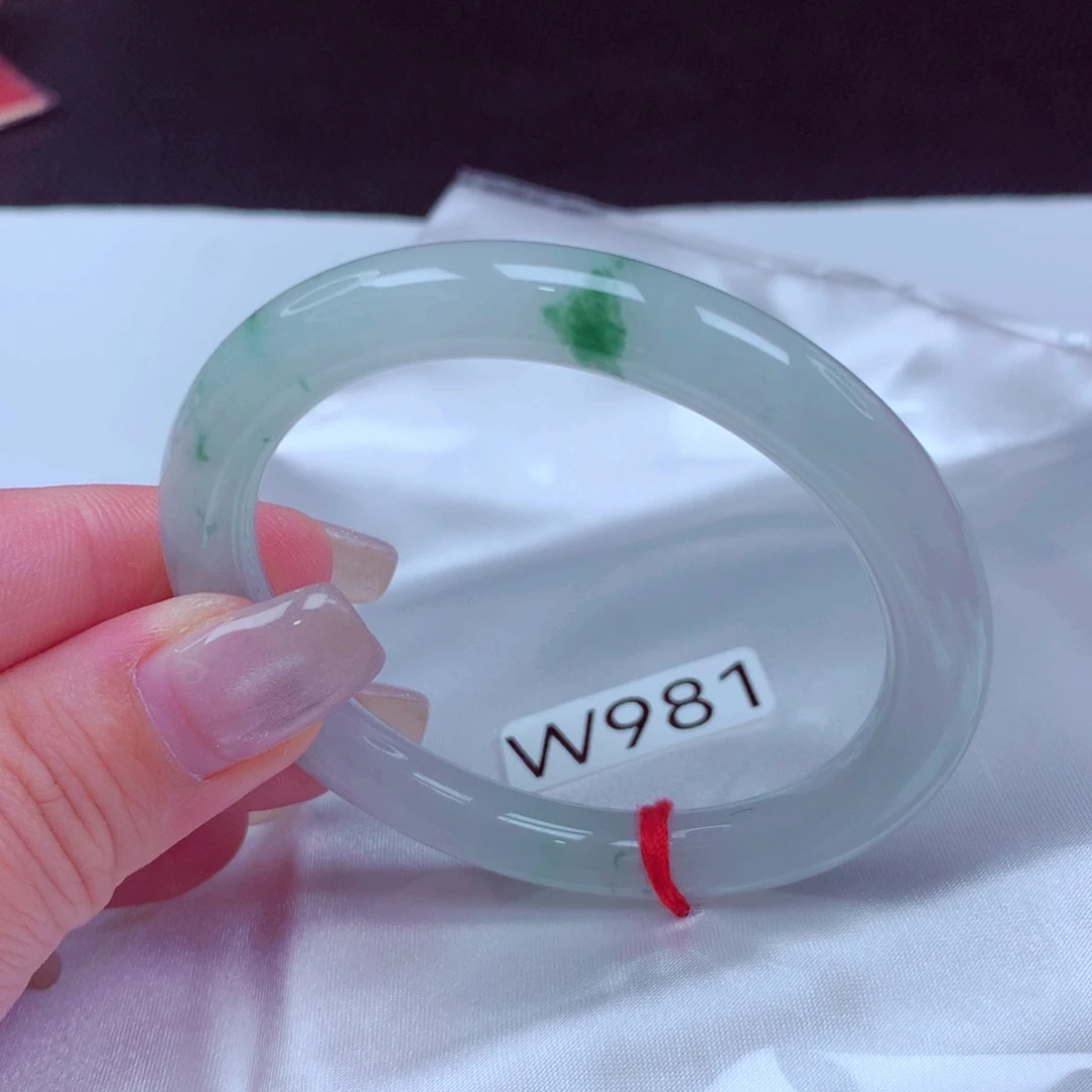 翡翠手镯未镶嵌手镯88