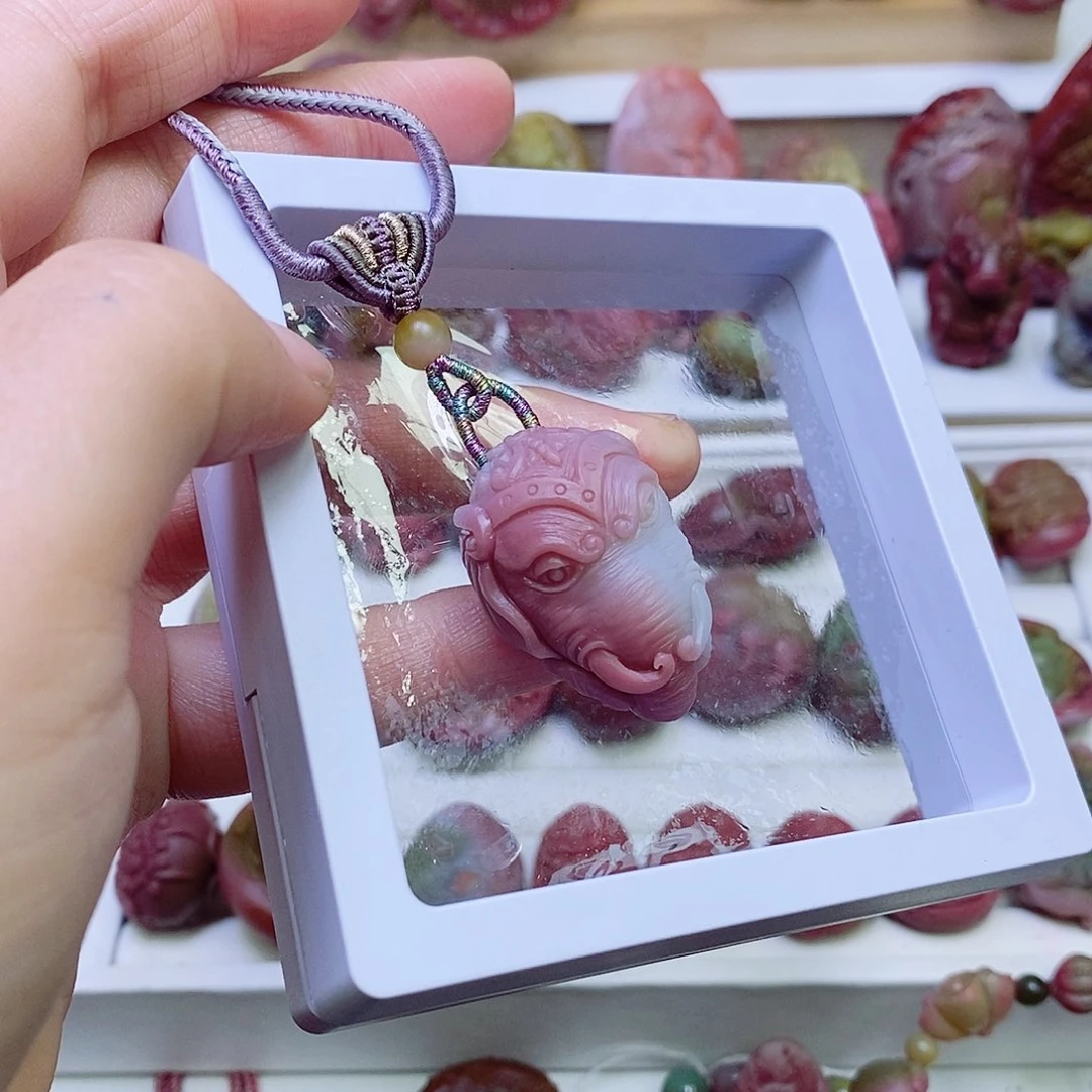 玛瑙/玉髓盐源玛瑙吊坠未镶嵌