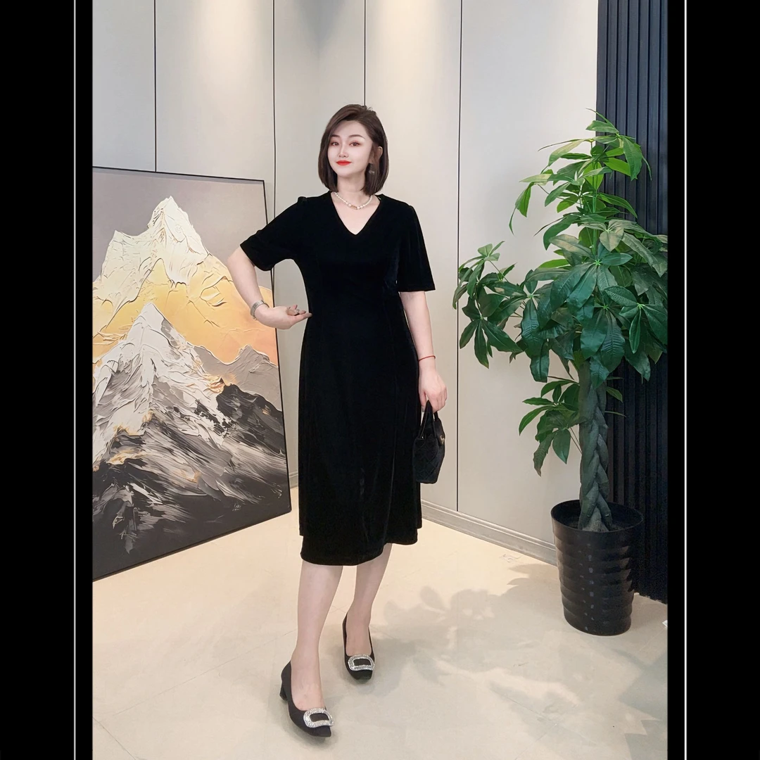 8177【佳衣裳】高定丝绒净版精致显瘦年轻设计款连衣裙