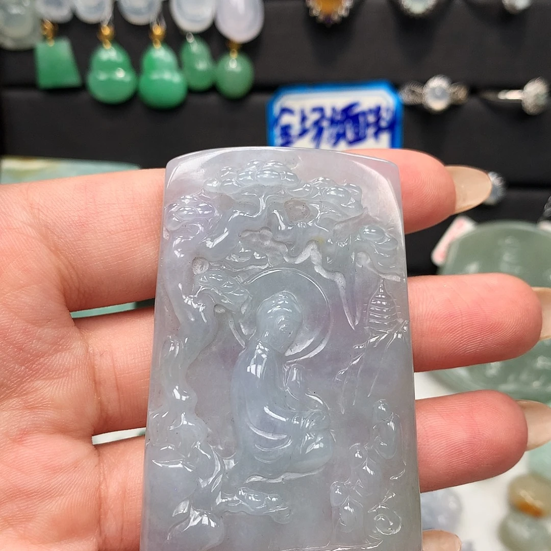 翡翠未镶嵌颈饰玉牌