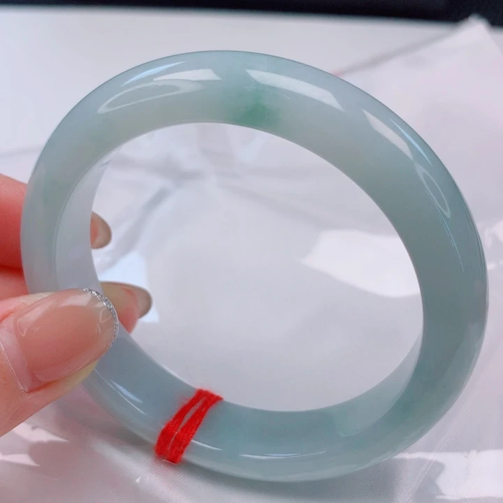 翡翠未镶嵌手镯55圈口素雅款料非常细腻