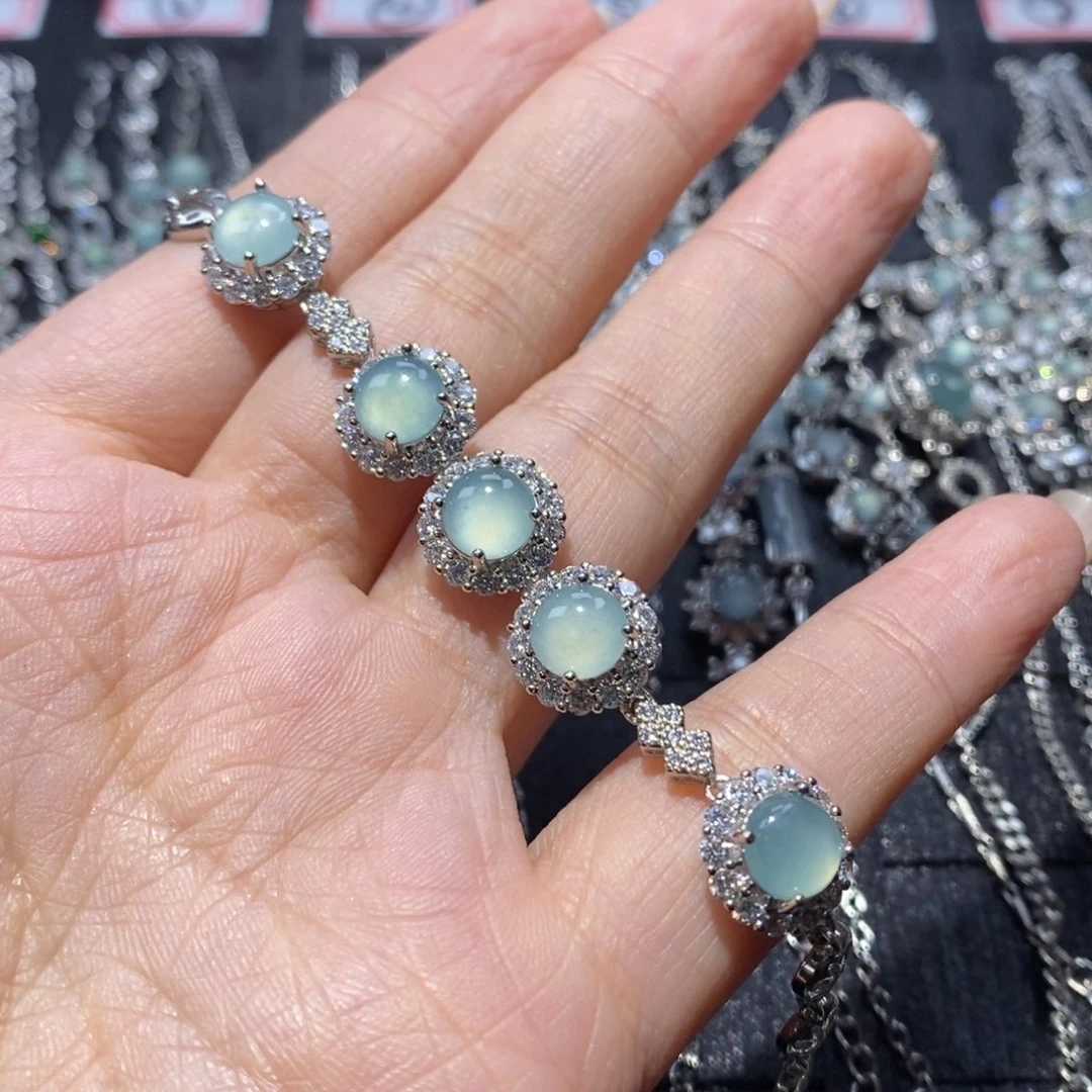 厌***鞋翡翠未镶嵌颈饰翡翠