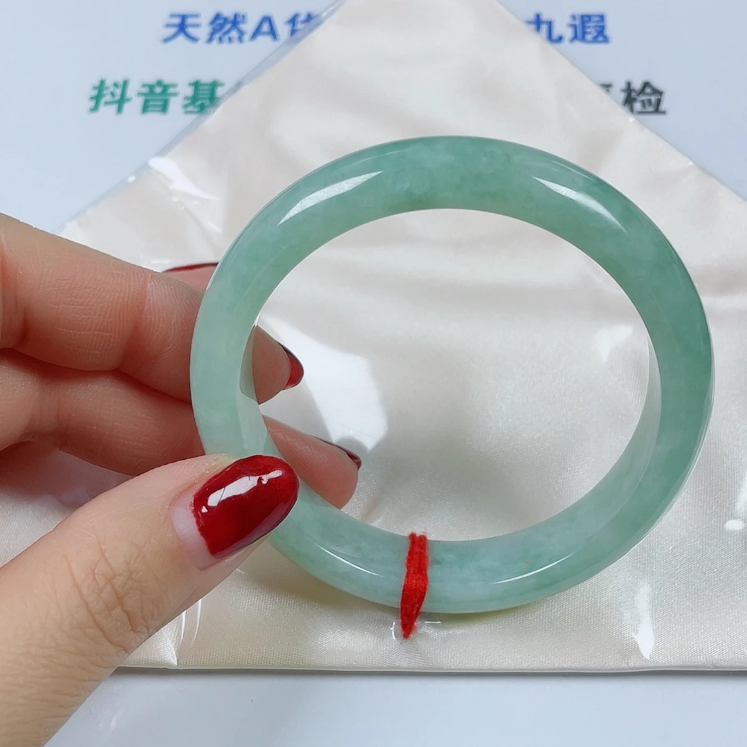 爱***莲翡翠未镶嵌手镯天然