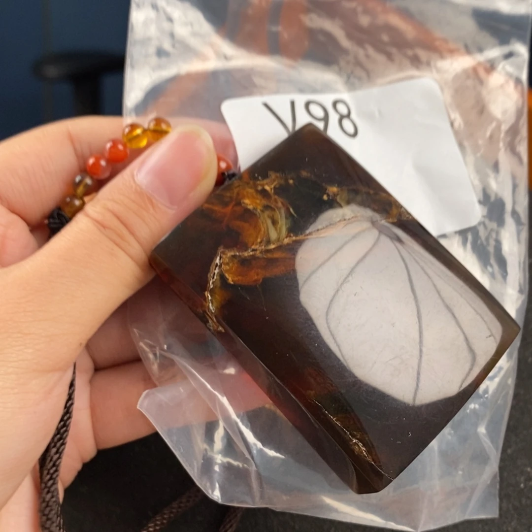 琥珀未镶嵌珠宝奇石