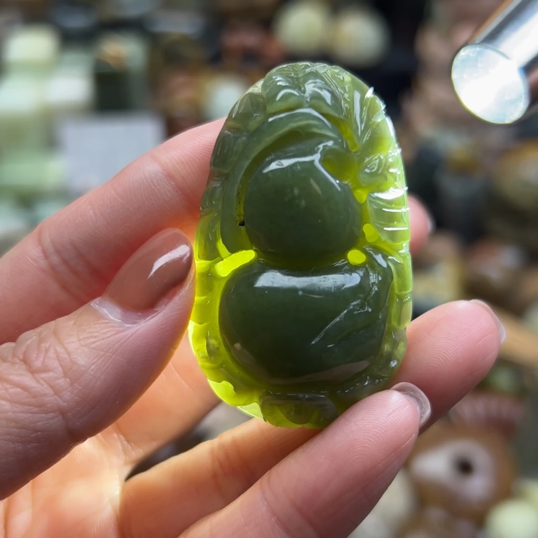 岫岩老玉（透闪石质玉）未镶嵌颈饰老玉葫芦