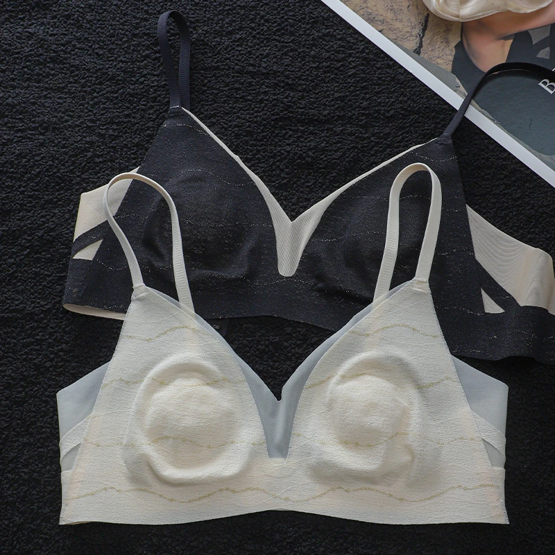 网纱透气无痕薄款内衣女大胸显小显瘦防凸点防下垂无钢圈文胸罩