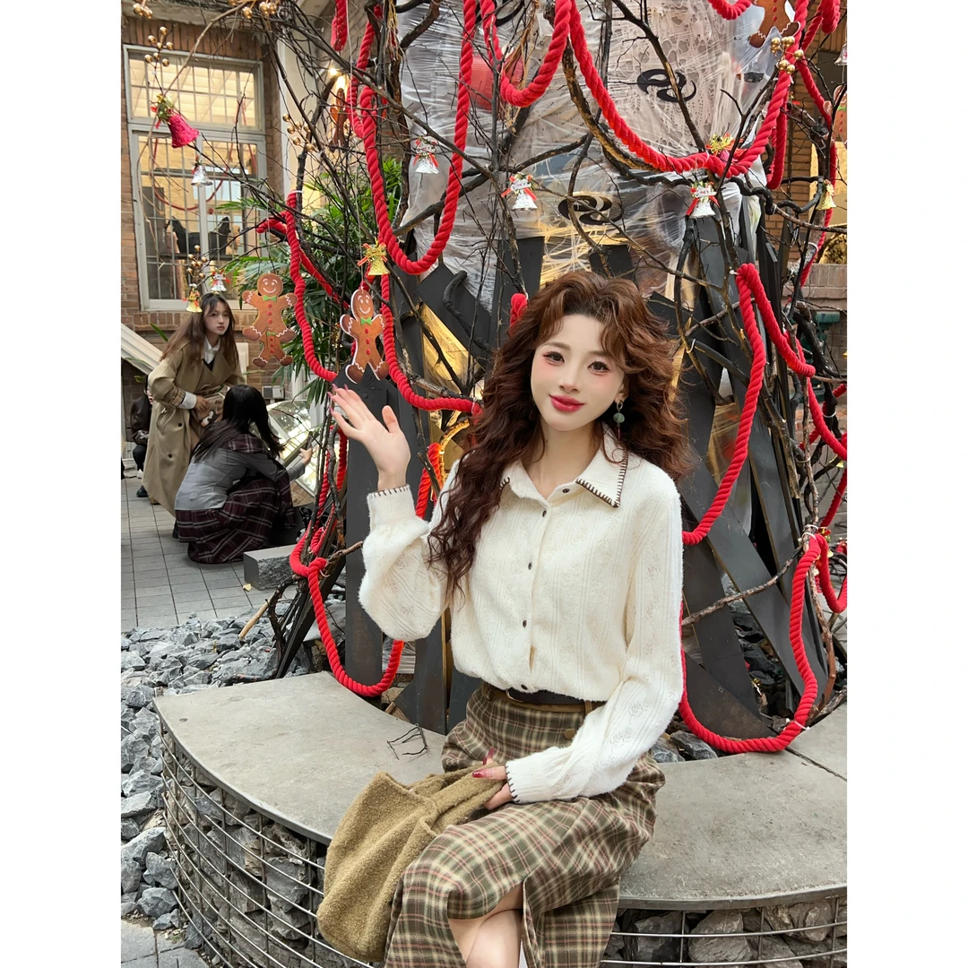 温敏er【冬宜雪】港风复古纯色长袖百搭打底上衣MR3882114