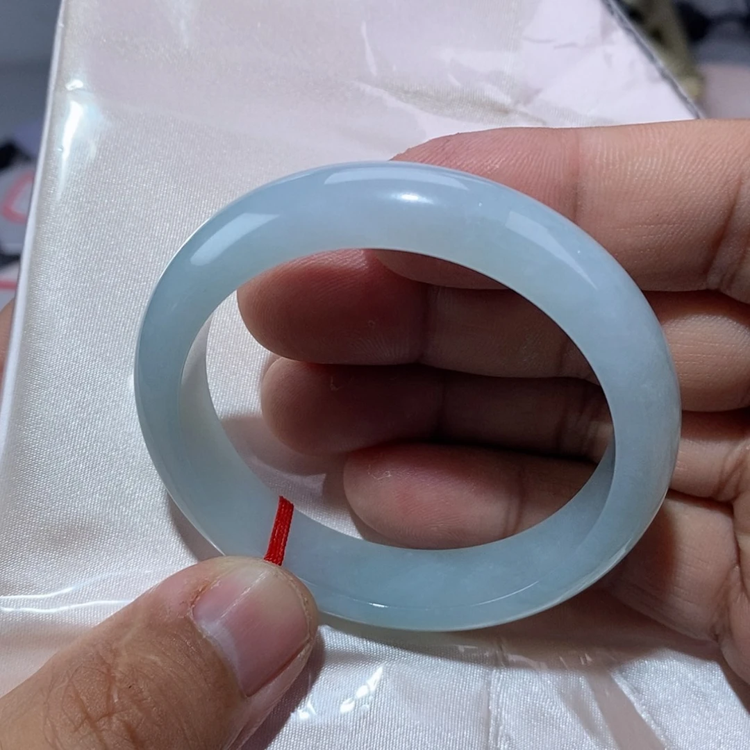 【闪购商品】翡翠手镯未镶嵌牛**宝翡翠手镯
