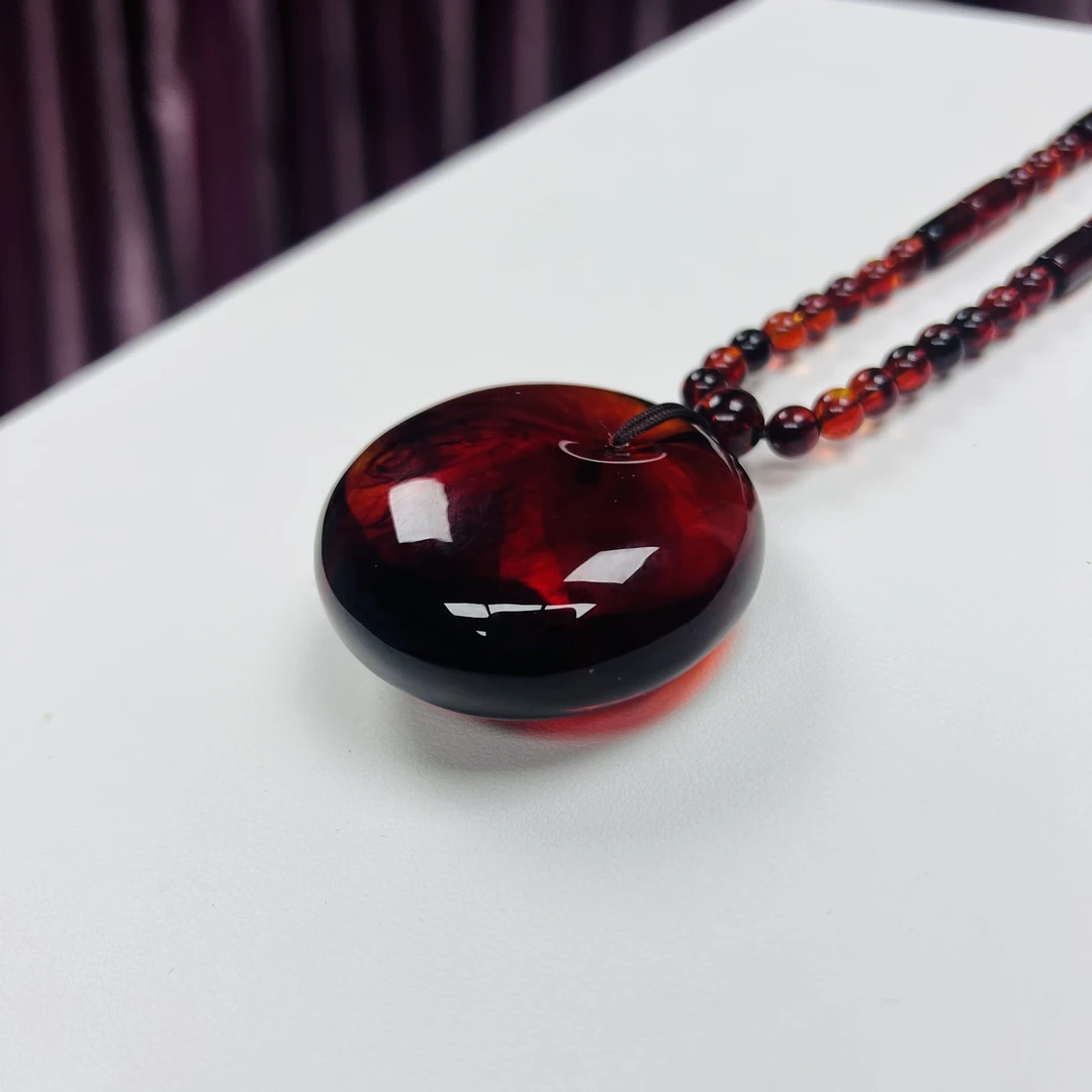 A164血蚕丝公主扣吊坠