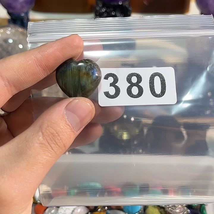 未镶嵌水晶大型摆件（非配饰）