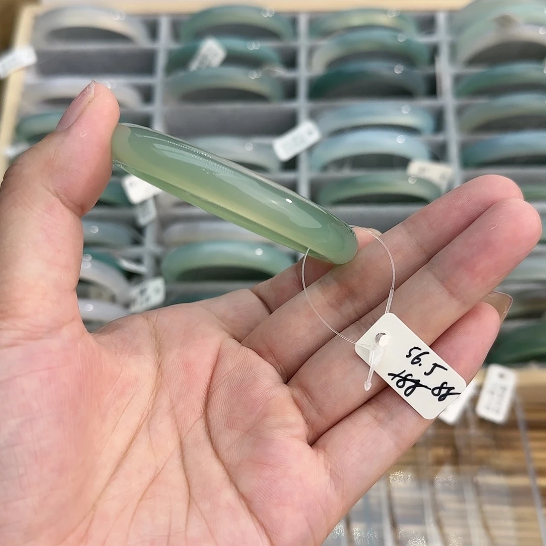 玛瑙/玉髓手镯未镶嵌圈口56.5