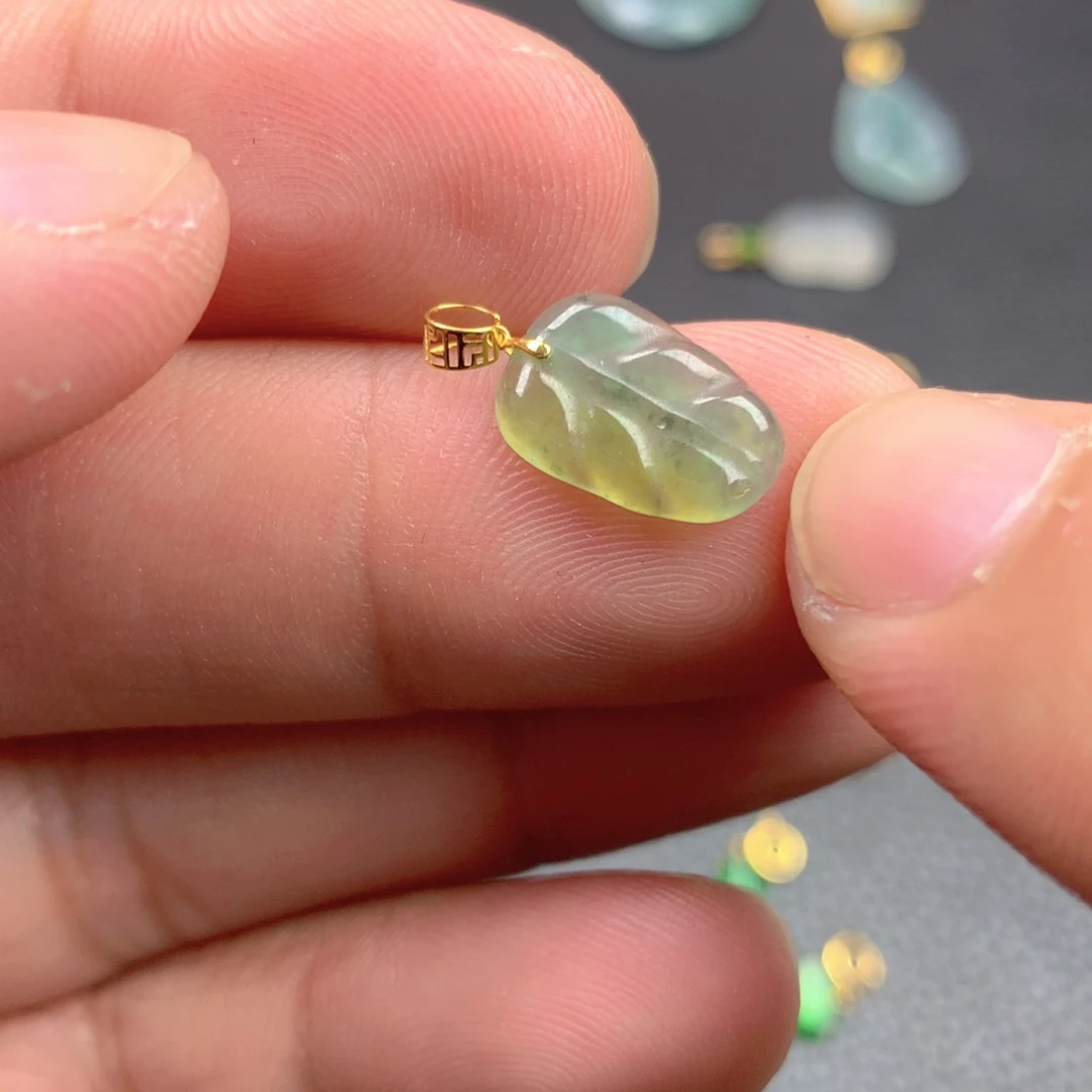 【闪购商品】颈饰18K金镶嵌翡翠翡翠