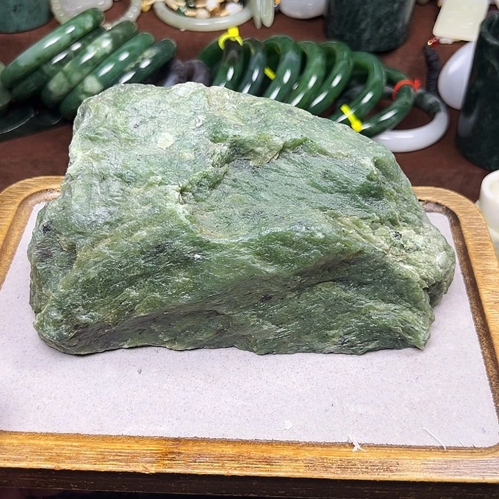 和田玉未镶嵌珠宝半成品