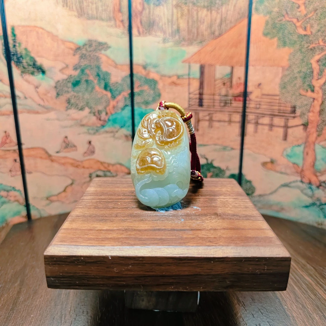 Q和田玉八方来财吊坠0081
