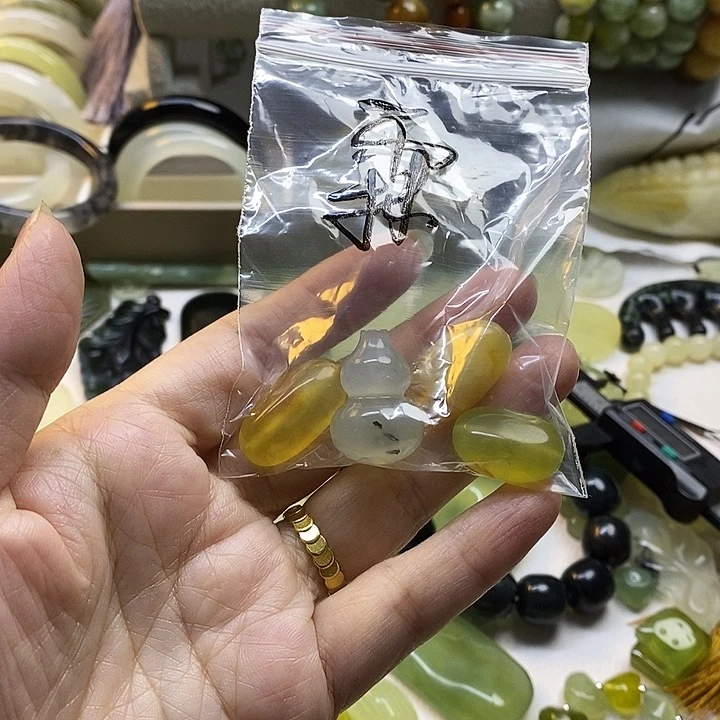 合金蛇纹石玉手镯重****册