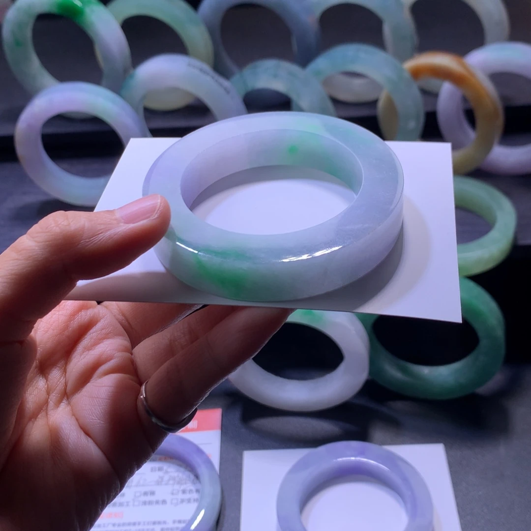 未镶嵌翡翠手镯定制翡翠