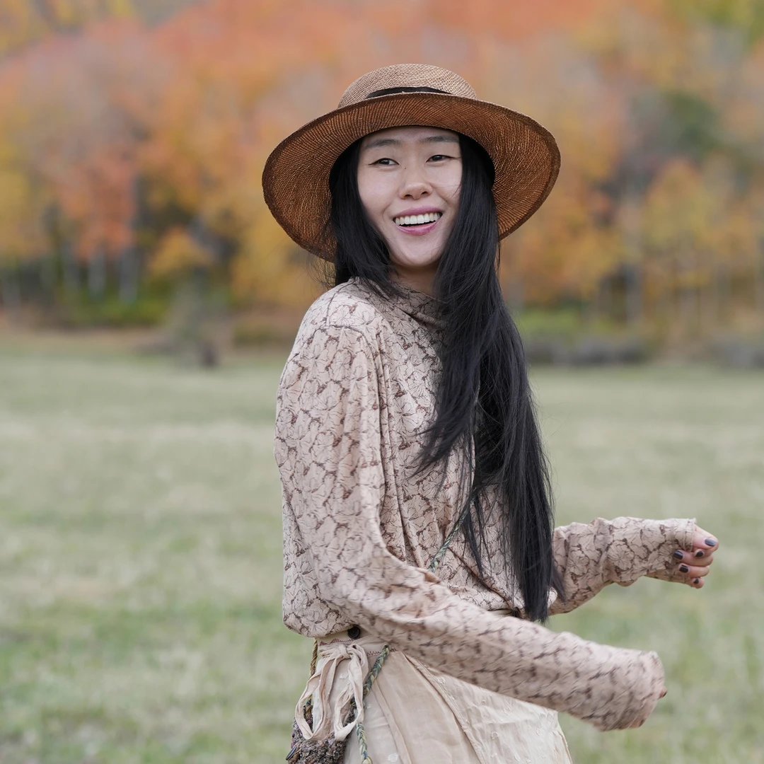 几见原创设计秋季百分棉印花长袖T恤中高领衬衣复古时尚W53317