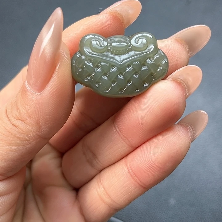 【闪购商品】颈饰未镶嵌和田玉