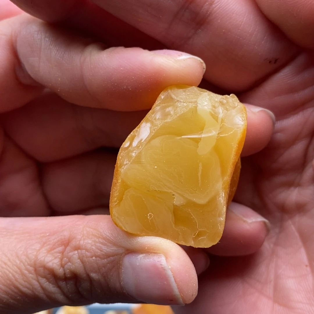 定制琥珀未镶嵌蜜蜡