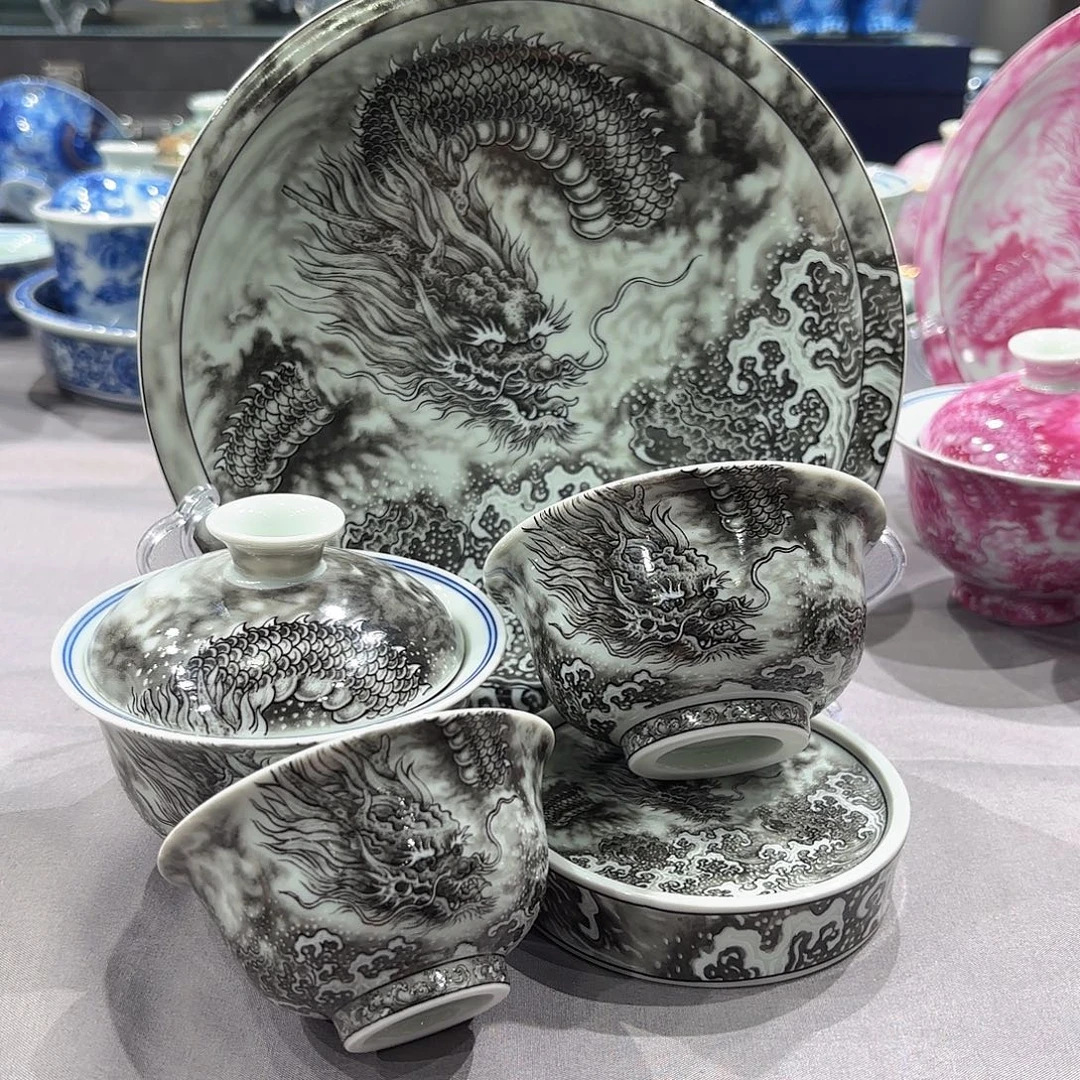 瓷片景德镇瓷器精品陈列