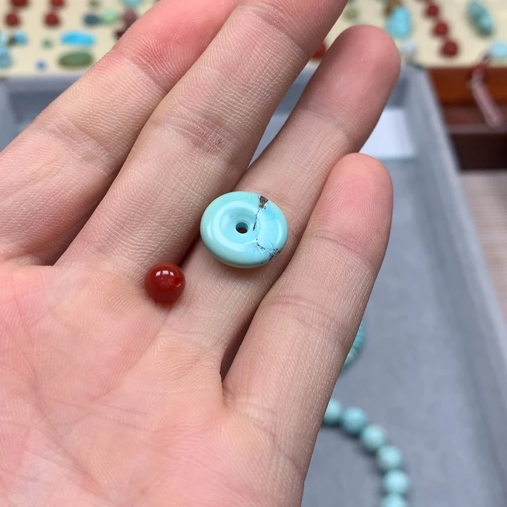 南红玛瑙配饰未镶嵌