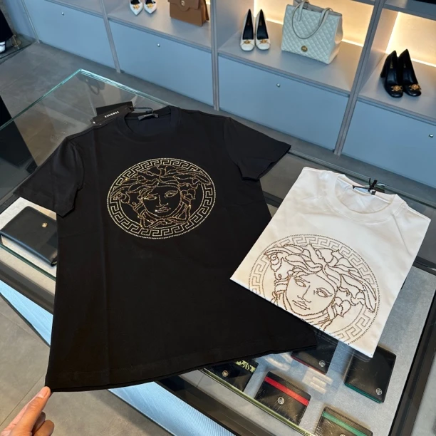 未使用 VERSACE/范思哲 范思哲夏季男士新款黑色时尚带钻T恤