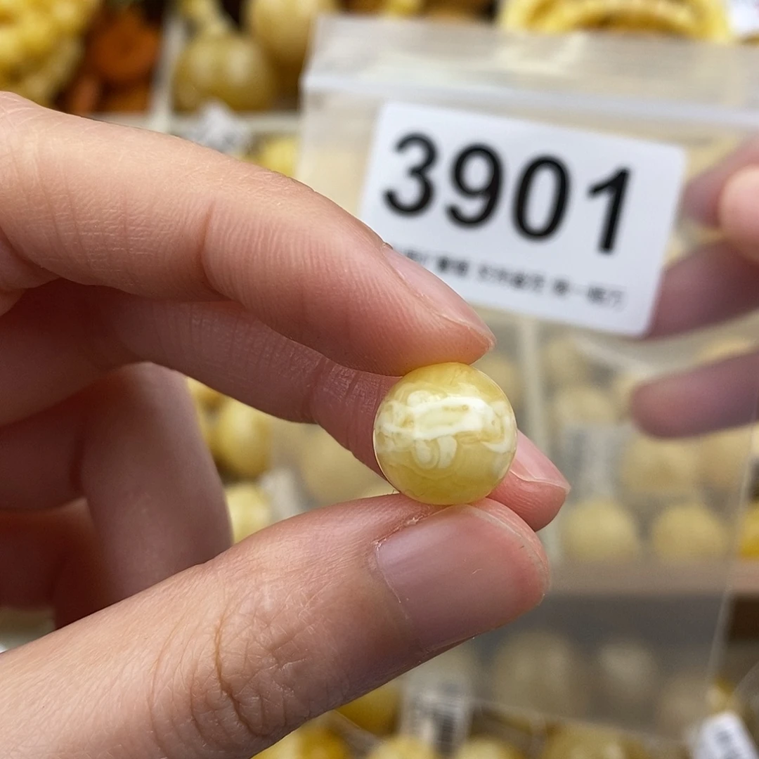 蜜蜡未镶嵌珠宝奇石11.9