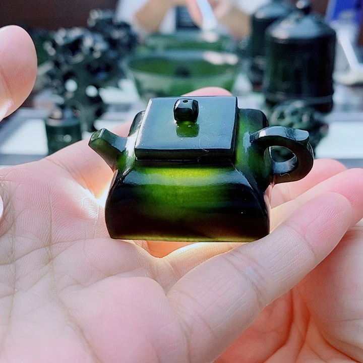 和田玉未镶嵌把件微瑕