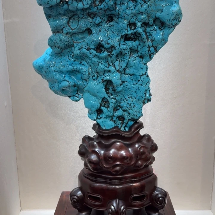 东***氏石材摆件等各种形式的物品