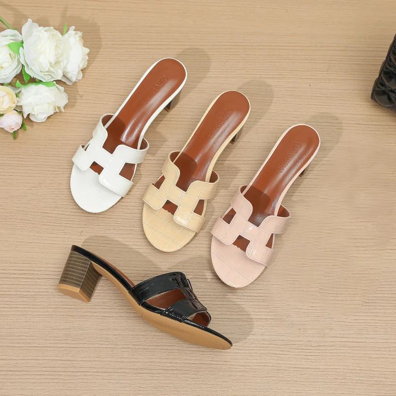 外穿时尚粗跟一字拖鞋女2025新款百搭ins潮沙滩凉拖鞋