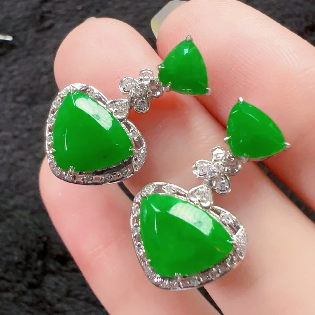 翡翠18K金镶嵌耳饰签收后24小时鉴赏期