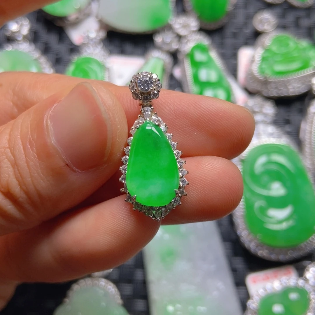 翡翠银S925镶嵌颈饰福瓜吊坠