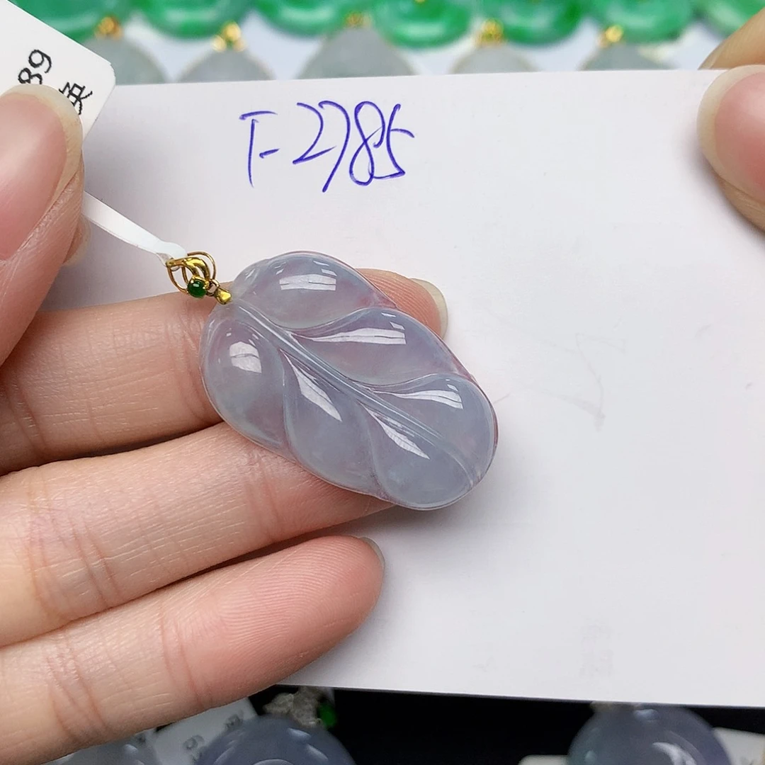 颈饰18K金镶嵌翡翠