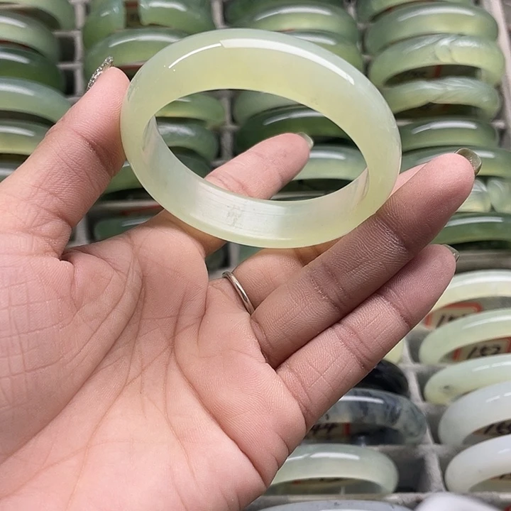 蛇纹石玉未镶嵌手镯160