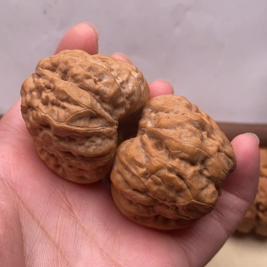 【闪购商品】把件文玩核桃边42左右