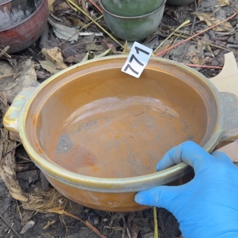 泥塑砂锅一只全品没有盖子