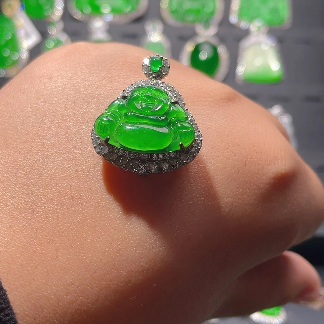 翡翠颈饰未镶嵌佛公